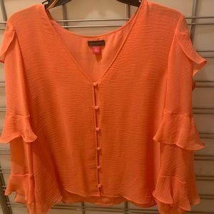 Sensuous peach colored size, S, Vince Camuto, top